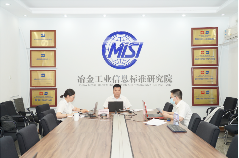 其中包括山東大業(yè)股份有限公司總經(jīng)理助理潘雷、胎圈技術(shù)部部長竇衍君以及海外事業(yè)部副部長張玉龍。