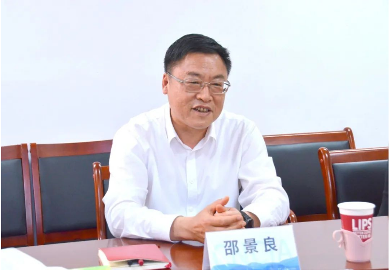 邵景良主任代表濮陽市人大和濮陽市民向中國(guó)涂料工業(yè)協(xié)會(huì)表達(dá)了對(duì)他們對(duì)濮陽市和濮陽涂料產(chǎn)業(yè)的全力支持和幫助的感激之情。他表示，希望在中國(guó)涂料工業(yè)協(xié)會(huì)的指導(dǎo)和支持下，濮陽涂料產(chǎn)業(yè)能夠繼續(xù)擴(kuò)大規(guī)模、增強(qiáng)實(shí)力，打造更好的產(chǎn)業(yè)環(huán)境，并以更快的速度發(fā)展，為中國(guó)涂料行業(yè)的高質(zhì)量發(fā)展作出積極貢獻(xiàn)。
