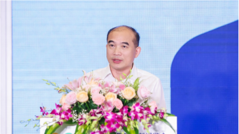 中國國際涂料博覽會不僅為行業(yè)內(nèi)企業(yè)搭建了交流合作的平臺，同時也展示了中國涂料行業(yè)在綠色化、智能化和高端化轉(zhuǎn)型升級方面的巨大潛力。涂料企業(yè)在科技賦能下展現(xiàn)出的創(chuàng)新成果，將助力中國涂料行業(yè)不斷創(chuàng)造更加美好的明天。