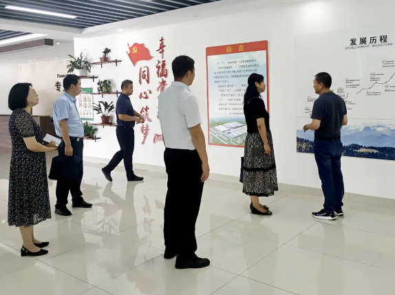 濰坊市委辦公室檔案科科長、四級調(diào)研員王春燕一行蒞臨山東美晨工業(yè)集團有限公司，對該公司的檔案工作進行了全面檢查與調(diào)研。此次調(diào)研得到了諸城市檔案館館長邵忠政和山東美晨工業(yè)集團有限公司總經(jīng)理李瑞龍的陪同。