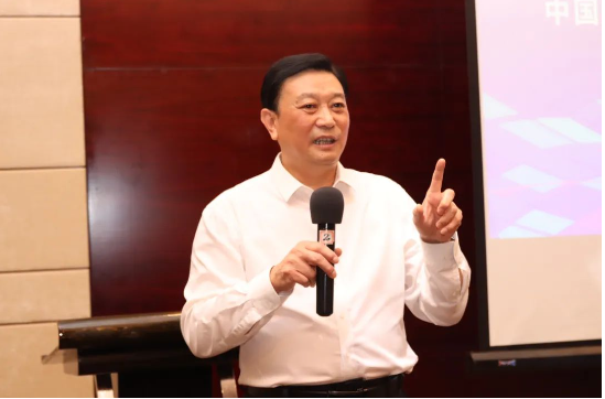 中國涂料工業(yè)協(xié)會會長劉普軍在會上發(fā)表了致辭，對中國涂料行業(yè)的前景充滿信心，并強(qiáng)調(diào)了涂料行業(yè)在中華民族的偉大復(fù)興中的重要角色。