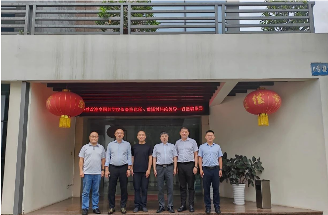 這次訪問旨在就黃埔輪胎和倍途輪胎的未來發(fā)展規(guī)劃進行深入交流。在交流會上，楊小牛一行聽取了路易投資關(guān)于黃埔輪胎和倍途輪胎的企業(yè)介紹，同時了解了路易投資在戰(zhàn)略層面上對于這兩個品牌的布局和規(guī)劃。