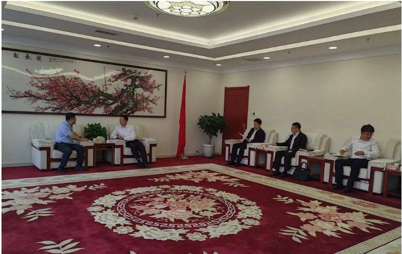 陜西延長石油西北橡膠有限責任公司總經(jīng)理張航偉率領團隊，前往彬州市考察高端能源化工園區(qū)項目的建設情況。