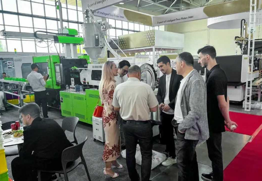 目前，烏茲別克斯坦已吸引了大約26%的外資，其中塑料制品成為第三大商品。塑料制品的需求廣泛，包括汽配行業(yè)、包裝行業(yè)、家電行業(yè)、物流行業(yè)和建材行業(yè)等領(lǐng)域，為中國企業(yè)帶來了巨大商機(jī)。