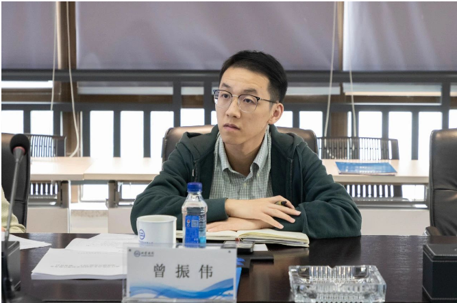 省市領(lǐng)導(dǎo)的關(guān)心和指導(dǎo)為公司充實(shí)信心，增強(qiáng)了大展宏圖的決心。沈董表示，雙箭股份將進(jìn)一步優(yōu)化生產(chǎn)要素和產(chǎn)業(yè)布局，致力于打造綠色智能物料系統(tǒng)。他承諾公司一定不辜負(fù)眾望，努力為地方經(jīng)濟(jì)社會(huì)發(fā)展做出更大的貢獻(xiàn)，肩負(fù)起高質(zhì)量發(fā)展和建設(shè)共同富裕示范區(qū)的責(zé)任和使命。