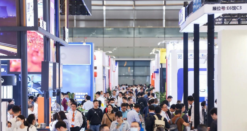 亞洲國際動力傳動與控制技術(shù)展覽會(PTC展會)于10月27日在上海新國際博覽中心圓滿落幕，本次展會吸引了來自全球的超過1700家企業(yè)參展，占據(jù)近10萬平方米的展覽場地，展示了高端裝備核心部件和解決方案。