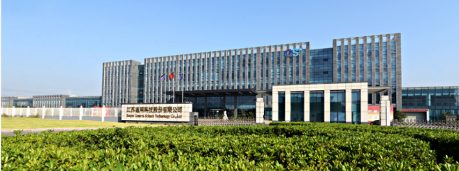 這一亮眼的業(yè)績(jī)表現(xiàn)源自多方面因素，包括輪胎銷(xiāo)量的顯著增加、產(chǎn)品結(jié)構(gòu)和市場(chǎng)調(diào)整的優(yōu)化，以及綜合毛利率的顯著提升，為公司的業(yè)績(jī)?cè)鲩L(zhǎng)注入了強(qiáng)大動(dòng)力。