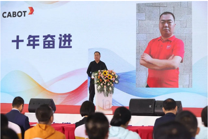 邢臺(tái)市公益服務(wù)協(xié)會(huì)會(huì)長(zhǎng)靳國(guó)彬