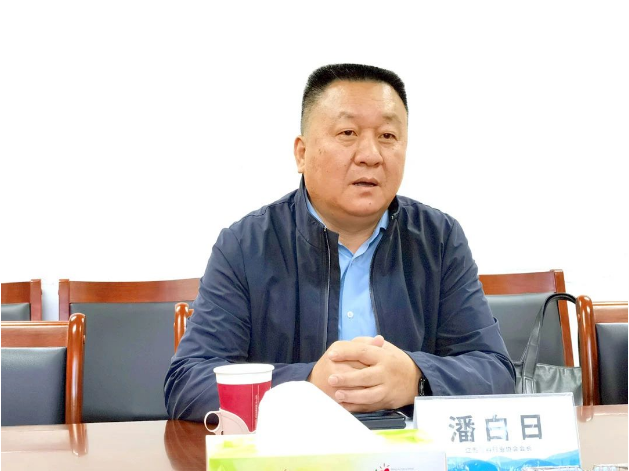 潘白日對(duì)中國(guó)涂料工業(yè)協(xié)會(huì)一直以來(lái)對(duì)江西省涂料行業(yè)協(xié)會(huì)的支持表示感謝，并介紹了江西省涂料行業(yè)協(xié)會(huì)的組織結(jié)構(gòu)和發(fā)展歷程。他表示，希望未來(lái)能夠繼續(xù)得到中國(guó)涂料工業(yè)協(xié)會(huì)的大力支持，加強(qiáng)雙方的合作，促進(jìn)涂料行業(yè)的配套建設(shè)，走上健康、高質(zhì)量發(fā)展的道路。