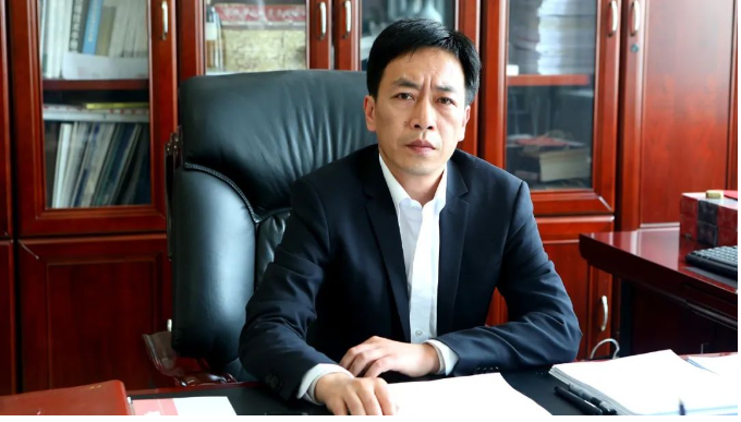 這些殊榮的取得，旨在充分肯定竇勇的領(lǐng)導(dǎo)才能以及大業(yè)股份在研發(fā)、產(chǎn)品創(chuàng)新和知識產(chǎn)權(quán)方面的卓越工作。據(jù)悉，竇勇一直致力于推動(dòng)企業(yè)走向“科技興企”的道路，并持續(xù)加大科研投入和技術(shù)開發(fā)力度。